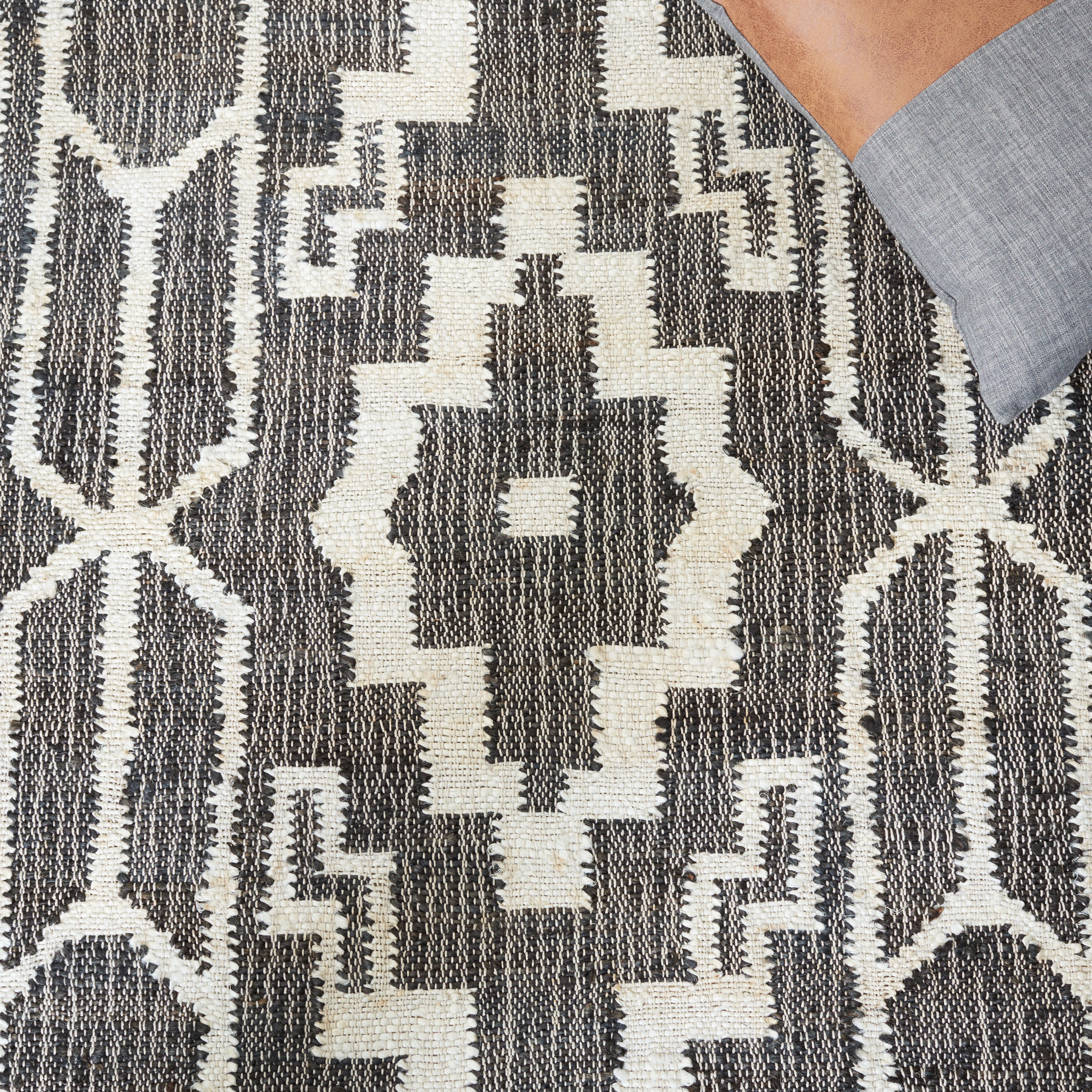 SAFAVIEH Natural Fiber Natalie Geometric Area Rug, Black/Ivory, 8' x 10'