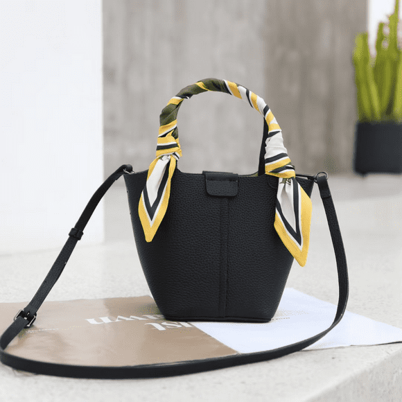 Genuine Leather Lock Design Bucket Bag Vegetable Basket, Fashionable and Versatile Shoulder Handbag