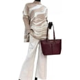 thumbnail image 4 of Bolsa Michael Kors Original Medium Double Pocket Tote Vino, 4 of 4