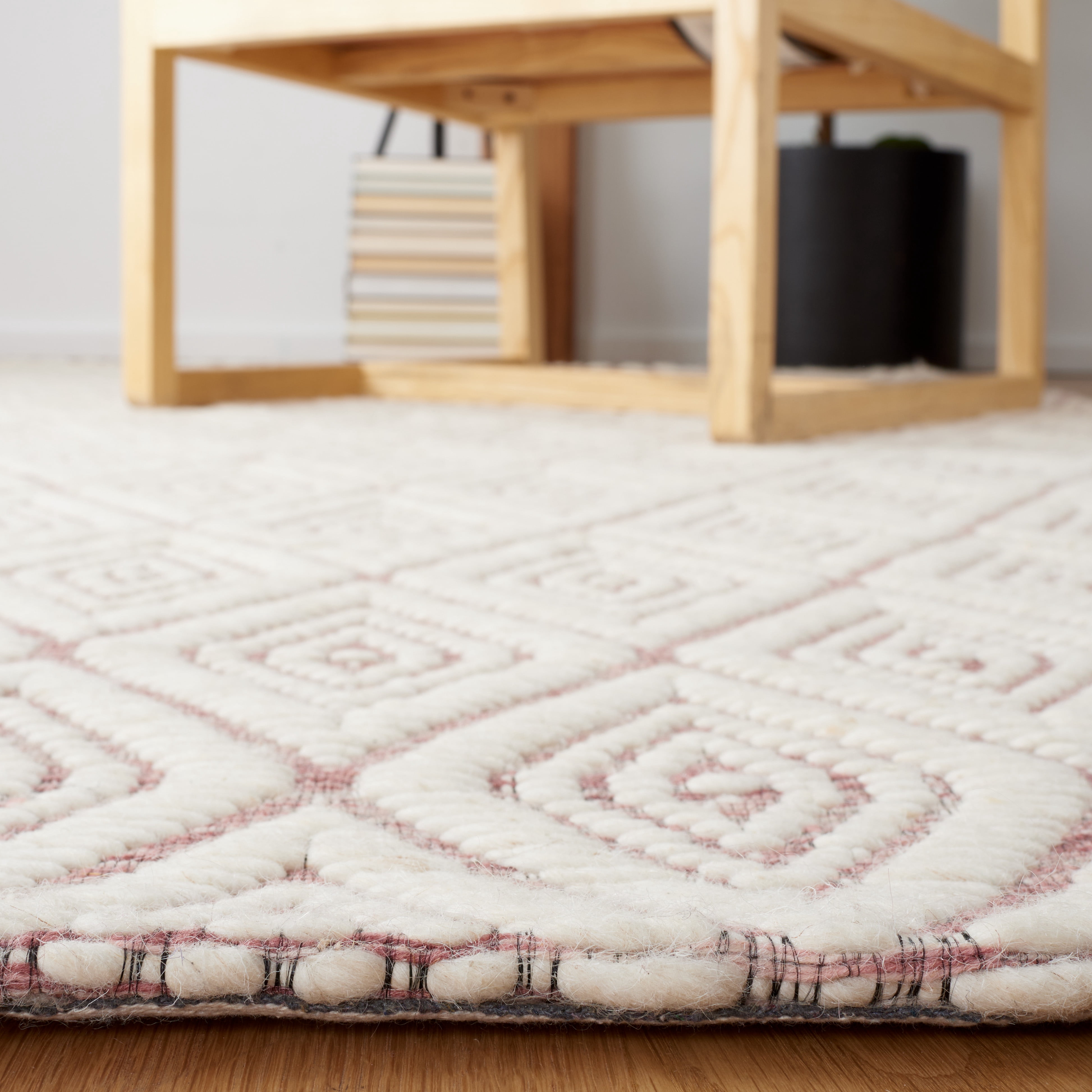 SAFAVIEH Marbella Winston Diamond Area Rug, Dark Pink/Ivory, 6' x 6' Square