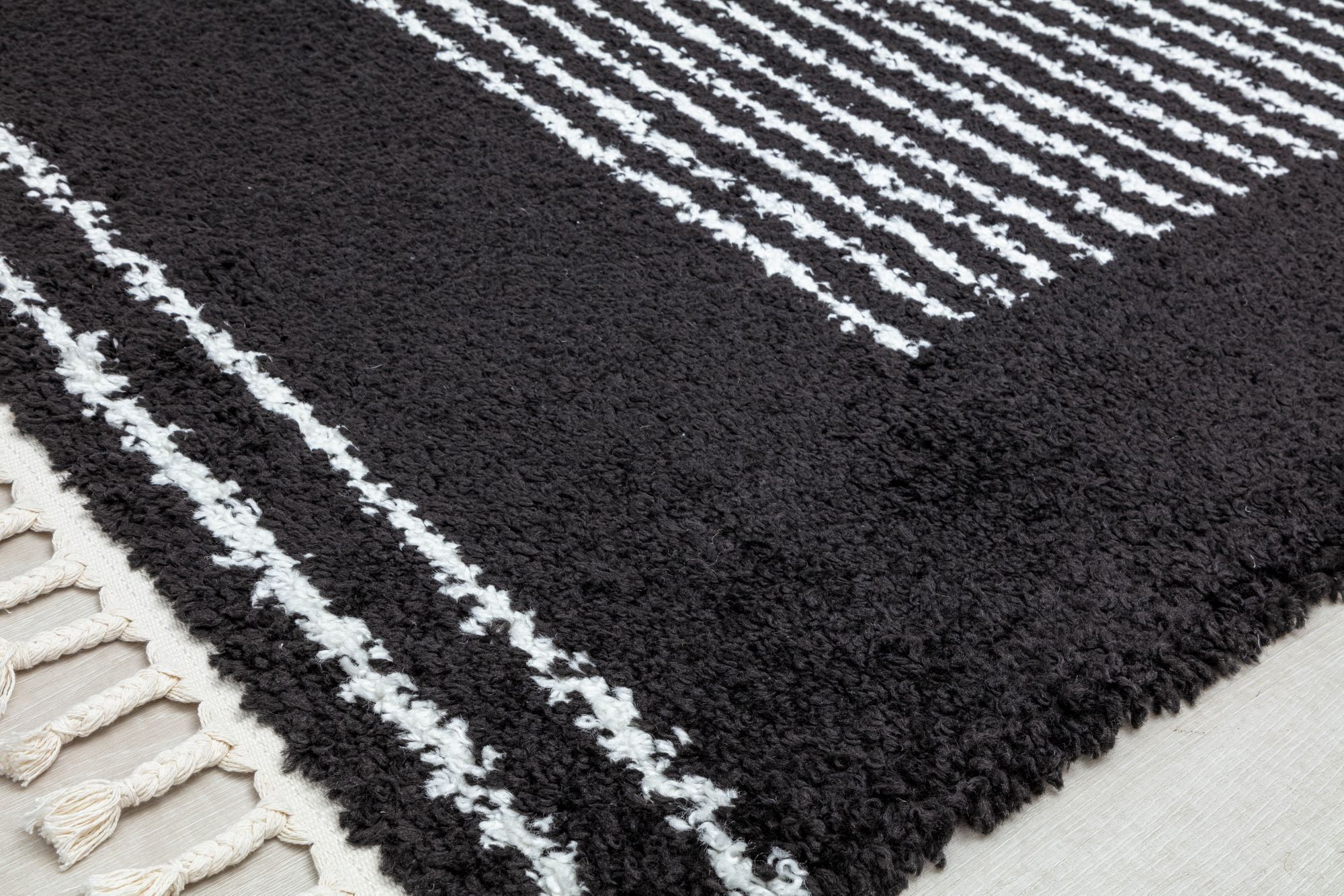 Rugs America BT35A Ebony Twilight Stripe Shag Black Area Rug, 2'6" x 4'