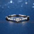 thumbnail image 1 of Anillo de fila de ondas de encaje Nuevo anillo de fila de moda Anillo de vicio Anillo de diamante pequeño Anillo de moissanita, 1 of 5