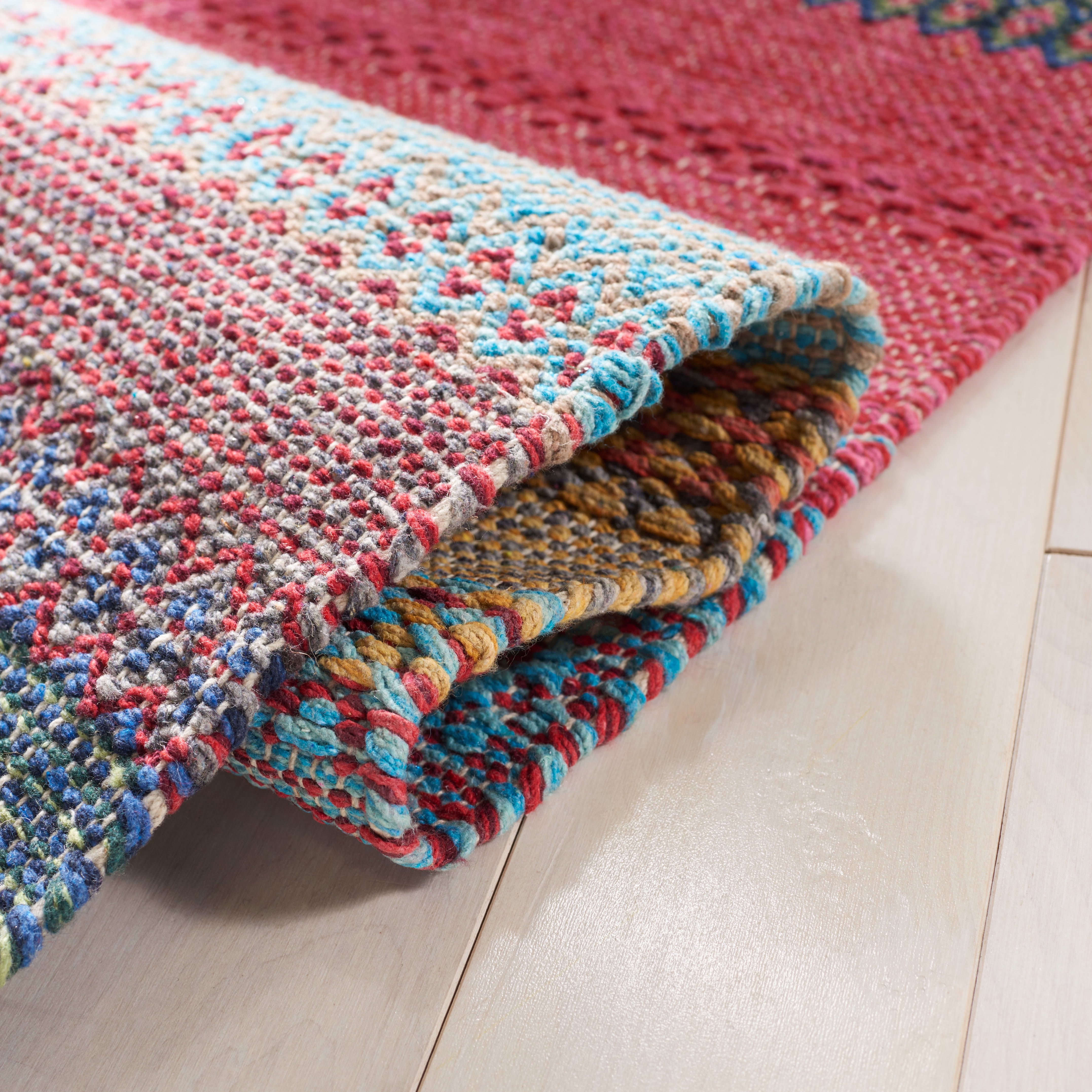 SAFAVIEH Montauk Albine Striped Cotton Area Rug, Red/Blue, 6' x 9'