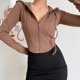 thumbnail image 4 of Chaqueta corta ajustada de estilo urbano para mujer, moda coreana, top corto con capucha de manga larga, sudadera con cremallera y canalé salvaje para mujer, 4 of 6