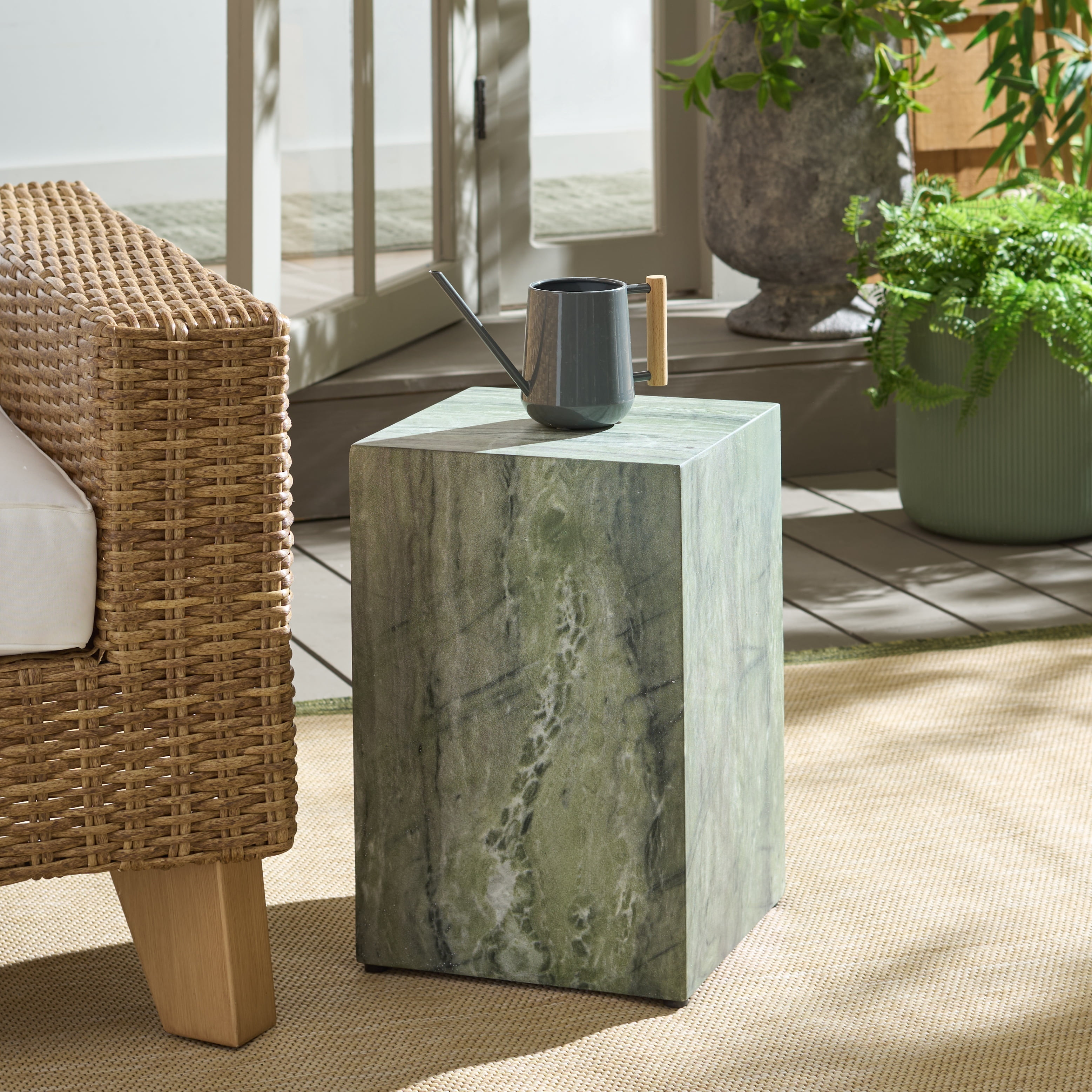 Safavieh Tina Cube Outdoor Polystone End Table, Green Marble