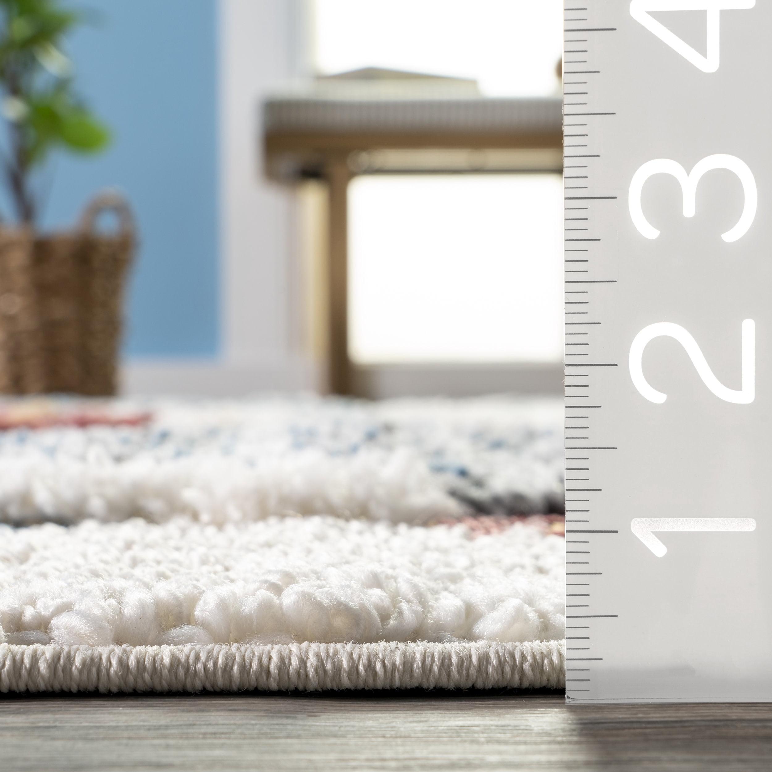 nuLOOM Chaya Abstract High/Low Kids Tassel Area Rug, 5' 3" x 7' 6", Ivory