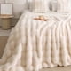 thumbnail image 5 of Manta polar de terciopelo de doble cara | Suave y cálida para todas las estaciones | 130 x 190 cm | Colores lisos para cama, sofá, siesta escolar y viajes | Lavable a máquina, 5 of 8