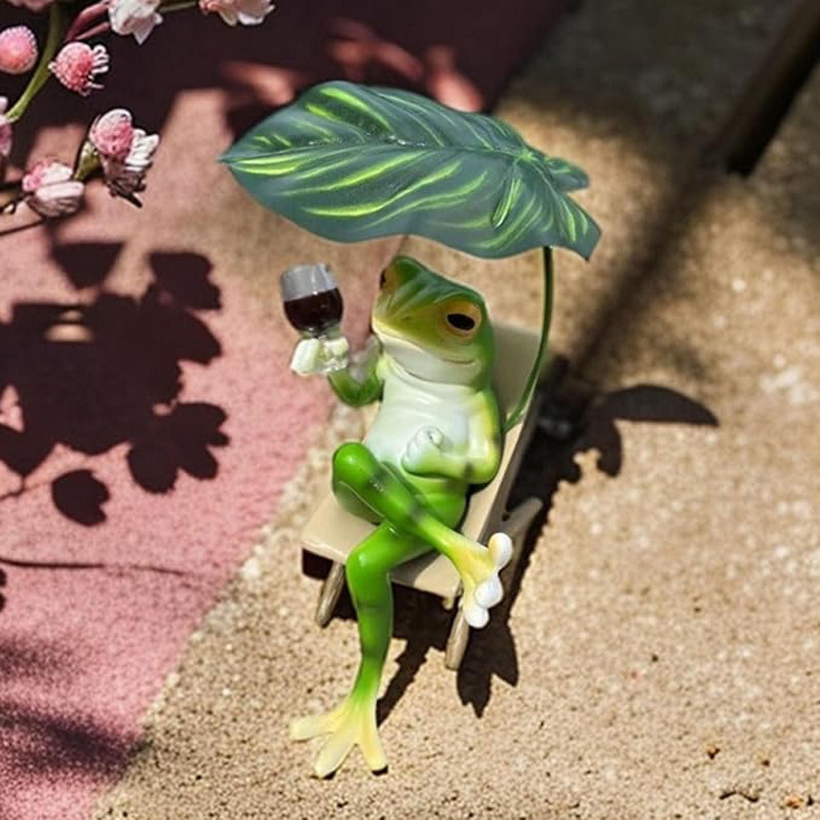 Mini Frog Garden Decor for Outside Miniature Frog Figurines Plant Decorations for Pots, Creative Hanging Planter Decors Tabletop Ornaments for Pots Lawn Outdoor Decor