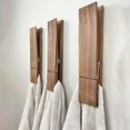 thumbnail image 2 of Toallero de baño con pinza para la ropa, toallero gigante de madera, toallero de baño montado en la pared, gancho grande para ropa de estilo rural, 2 of 5
