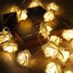 thumbnail image 2 of Cadena de luces con forma de rosa de hadas de 1,5 m/3 m/6 m con alimentación por batería o USB, para decoración navideña, para San Valentín, bodas y fiestas, 2 of 5