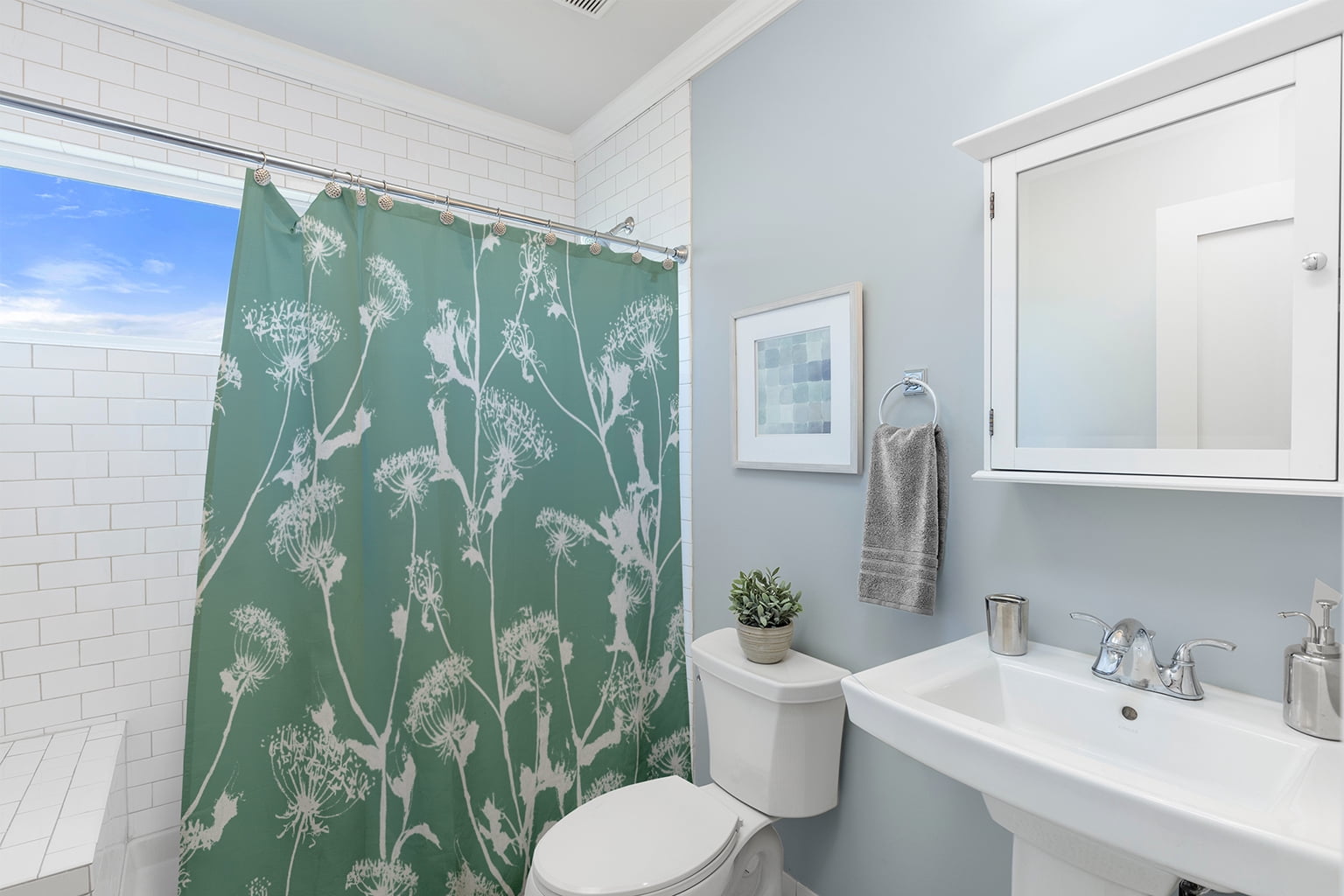 Simply Daisy 70" W x 73" L Windy Blossom Polyester Shower Curtain, Green [1 Ct]