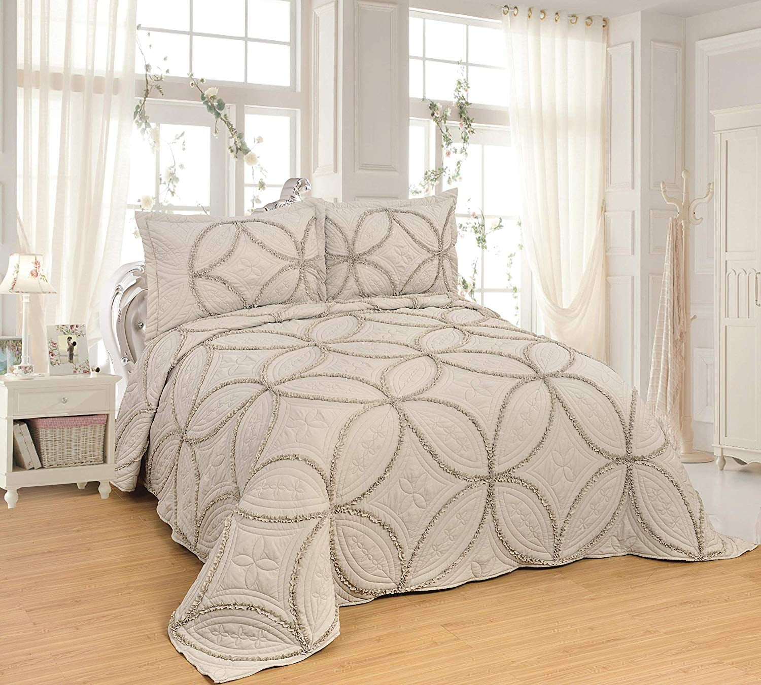 Details about   Luxury 3pc Ivory Geometric Design Quilted Coverlet AND Decorative Shams 