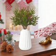 thumbnail image 1 of Feltree Branches de Pin Artificielles de Noël avec Baies Rouges et Cônes pour Décoration de Bureau, Décoration de Vacances et Arrangements Floraux Festifs, 1 of 8
