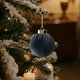 thumbnail image 5 of Adornos navideños flocados | Bolas de terciopelo para árbol de Navidad de 6 cm | Decoraciones colgantes de plástico para árbol de Navidad, corona y repisa | Juego de 1, 5 of 5