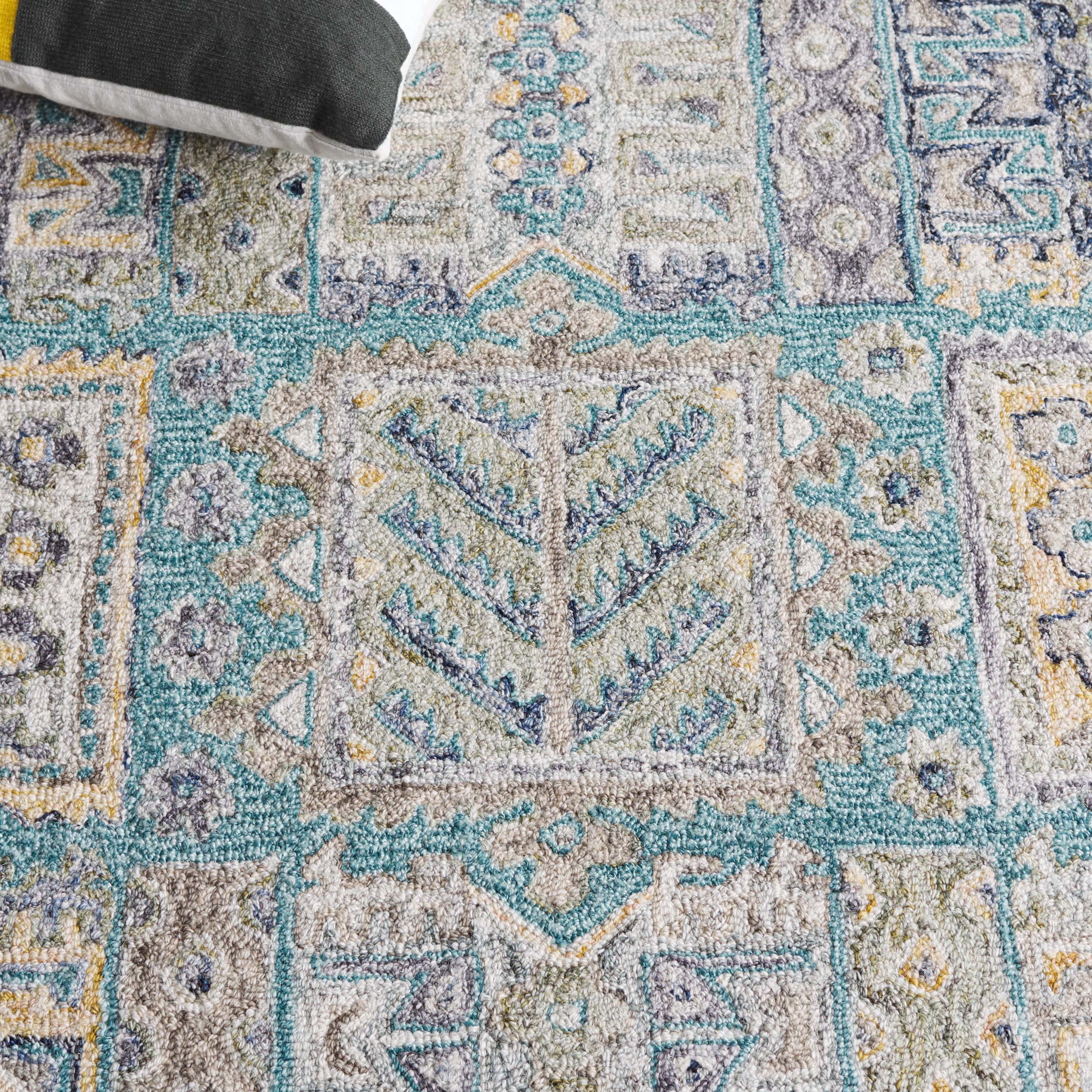 SAFAVIEH Metro Azalea Medallion Area Rug, Teal/Blue, 6' x 9'
