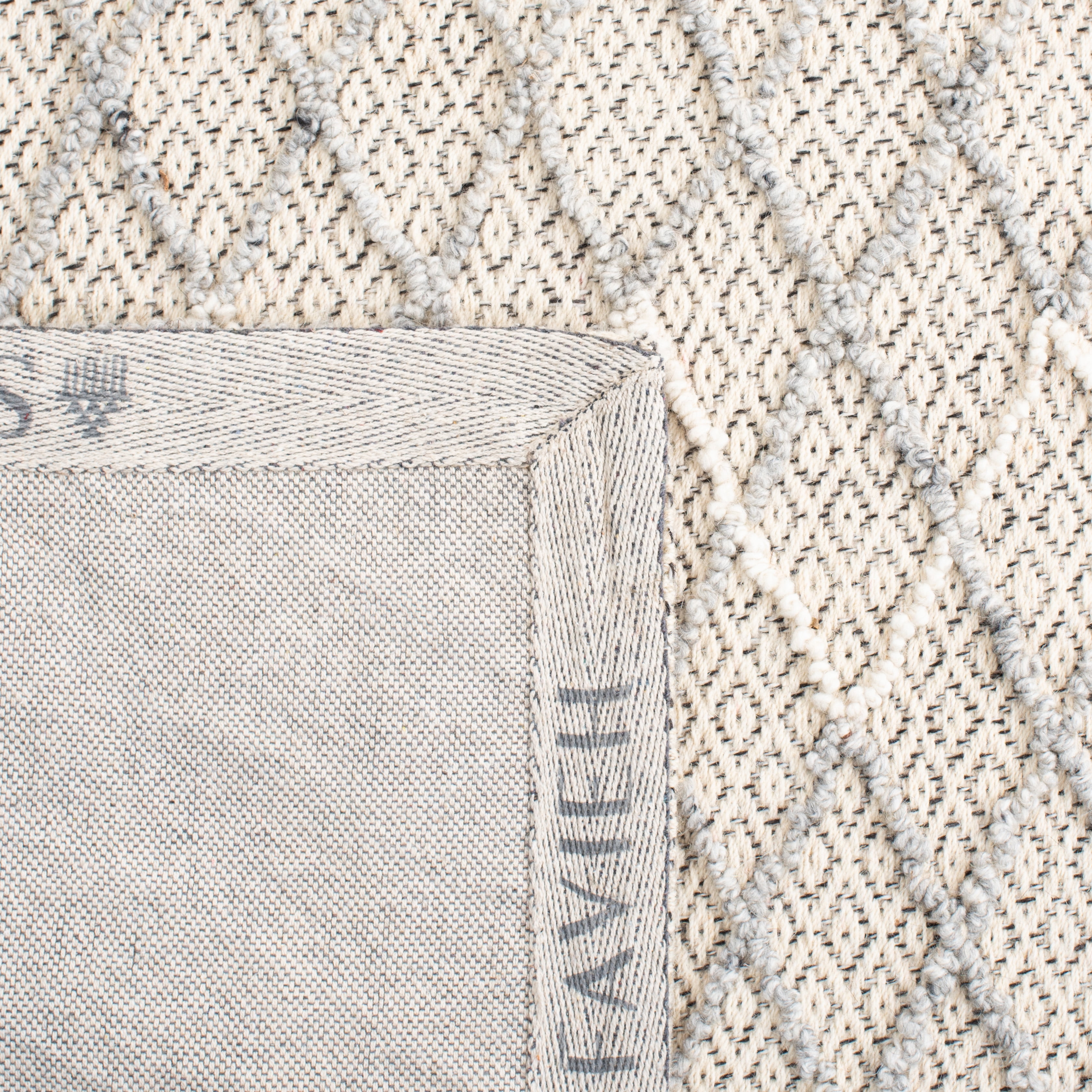 SAFAVIEH Trace Giselle Geometric Runner Rug, Blue/Black, 2'3" x 8'