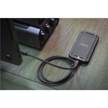 SanDisk Professional - PRO-G40 SSD 1TB External Thunderbolt 3 and USB-C NVMe Portable SSD - Black