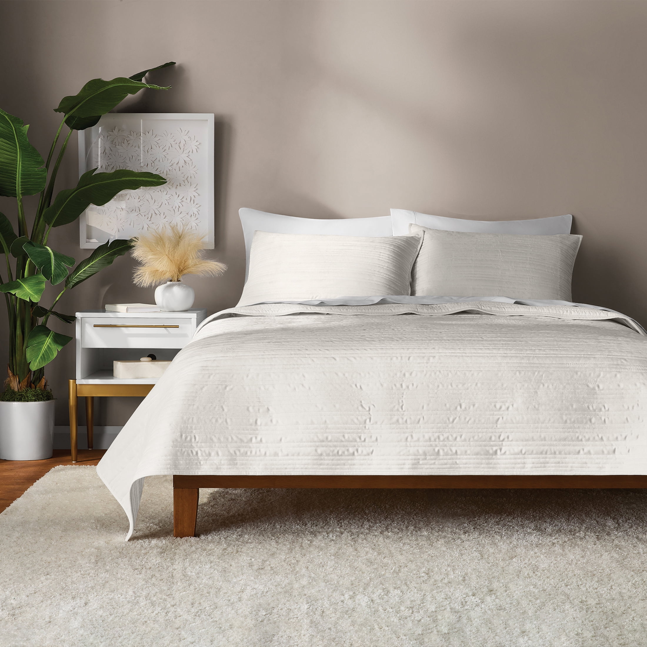 Mainstays Soft Velvet Quilt, King, Off-White, Soft & Cozy Bedding