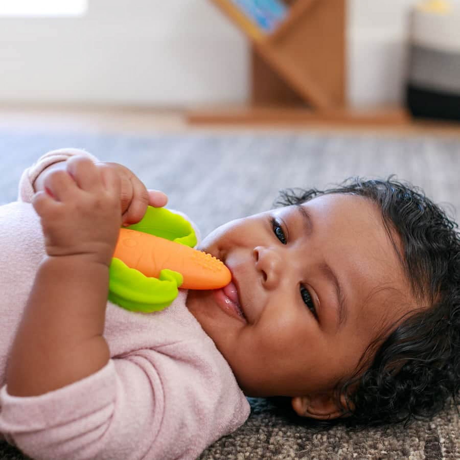Infantino Lil' Nibbles Soft Baby Teether for Newborns & Toddlers 6-12 Months Unisex, Carrot