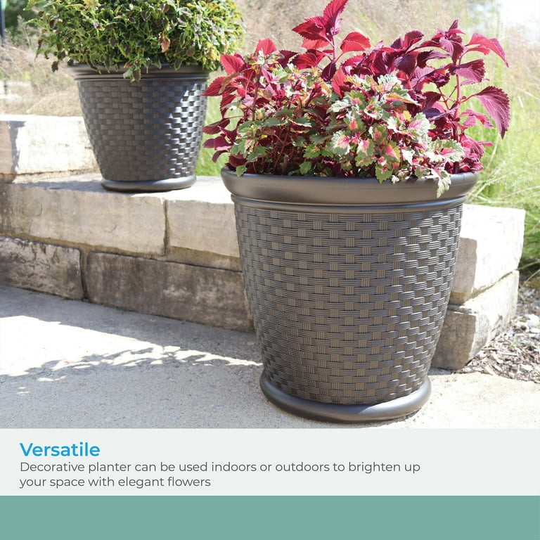 Suncast 22 in. Sonora® Resin Planter, Round Decorative Plant Pot, Java Brown Suncast 22 in. Sonora® Resin Planter, Round Decorative Plant Pot, Java Brown