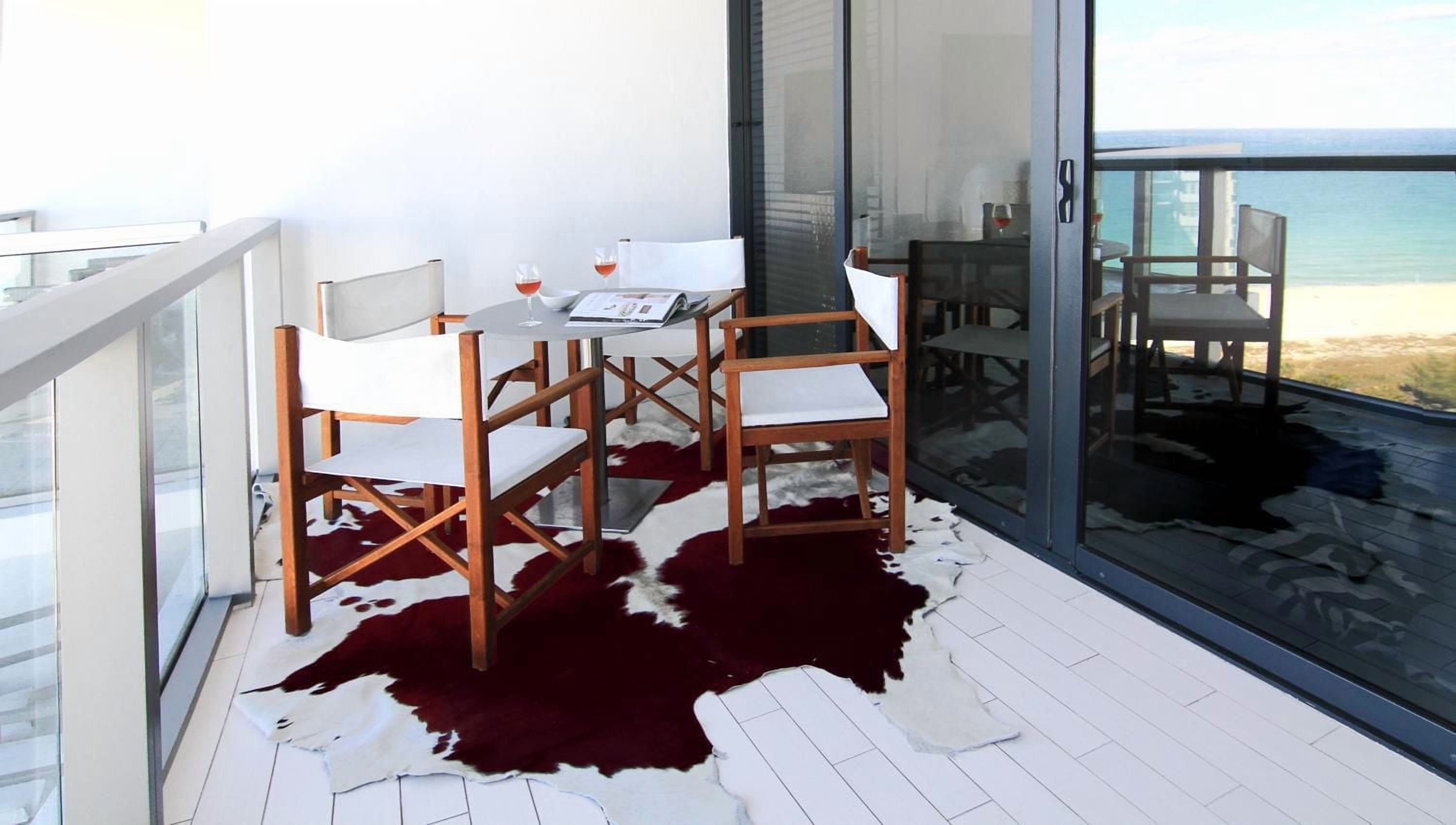 TAPIS KOBE EN PEAU DE VACHE 5' X 7'