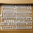 thumbnail image 2 of Tablero de mensajes con 460 letras de fieltro con marco cuadrado hecho a mano y soporte para decoración del hogar, 2 of 5