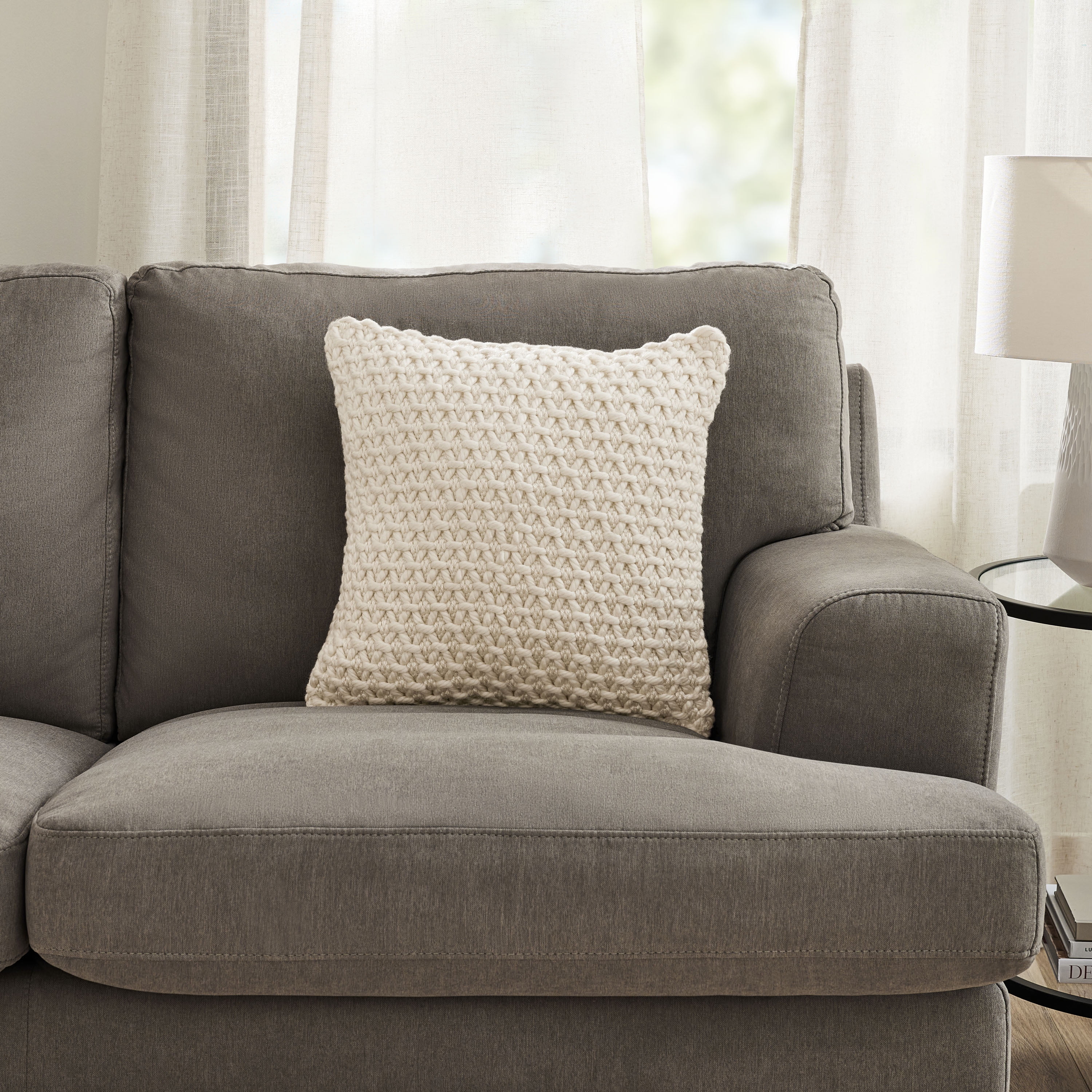 (1 pack) Mainstays Honeycomb Ivory Throw Pillow, 18" x 18" (1 count)