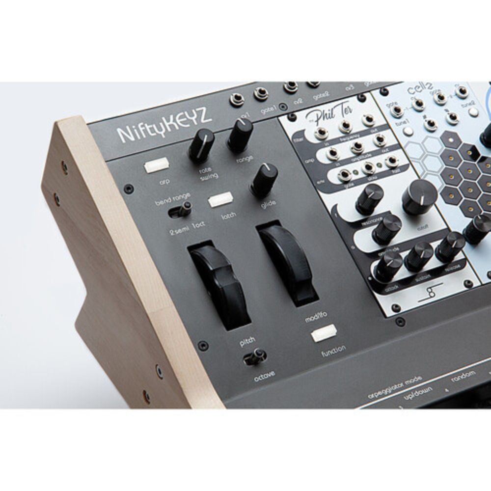 Cre8audio NiftyKEYZ Keyboard Controller and Eurorack Case