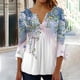 thumbnail image 1 of Camiseta básica con botones y pliegues de manga corta con escote en V y estampado floral para mujer de moda de primavera y verano, 1 of 6