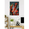 thumbnail image 3 of Deadpool de Marvel Comics – Pouce levé, 3 of 4