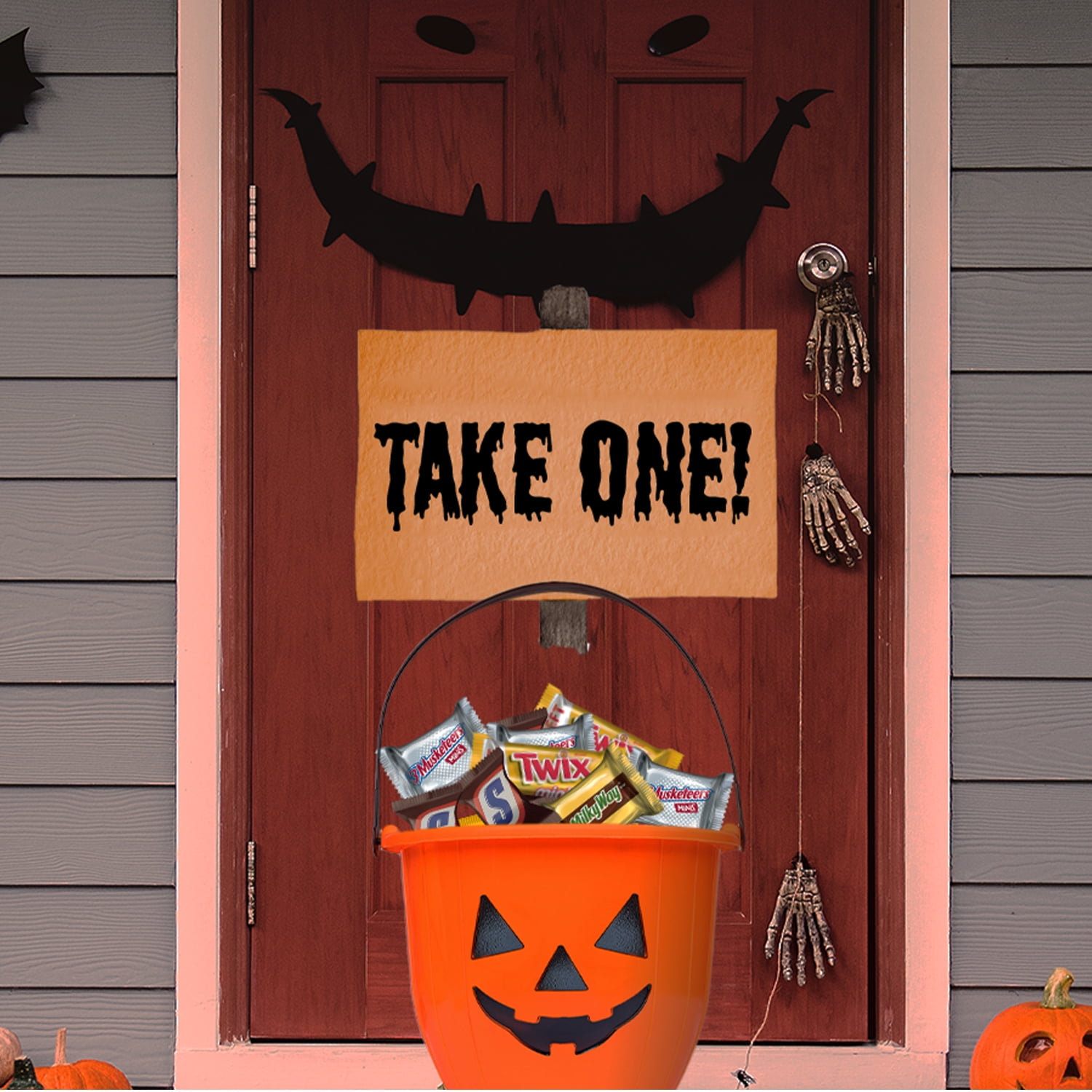 Mars Mixed Snickers, Twix, Milky Way & 3 Musketeers Minis Halloween Candy Assortment, 70 Ct Bulk Bag