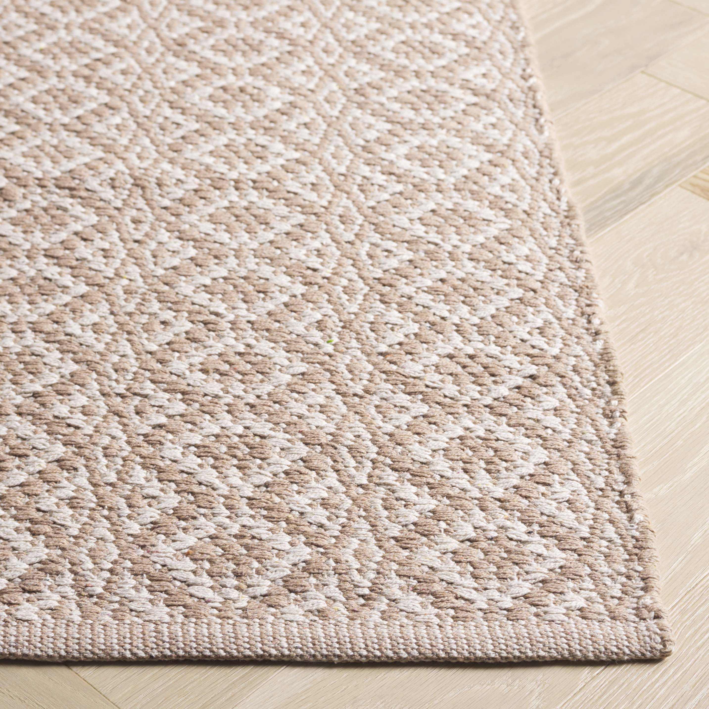 Safavieh Montauk Corrine Geometric Cotton Area Rug, Ivory/Beige, 6' x 6' Square