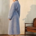 thumbnail image 4 of Bata de mujer, suave forro polar, bata de casa, bata de baño, bata de forro polar brillante, cálida y acogedora, chal de invierno., 4 of 5