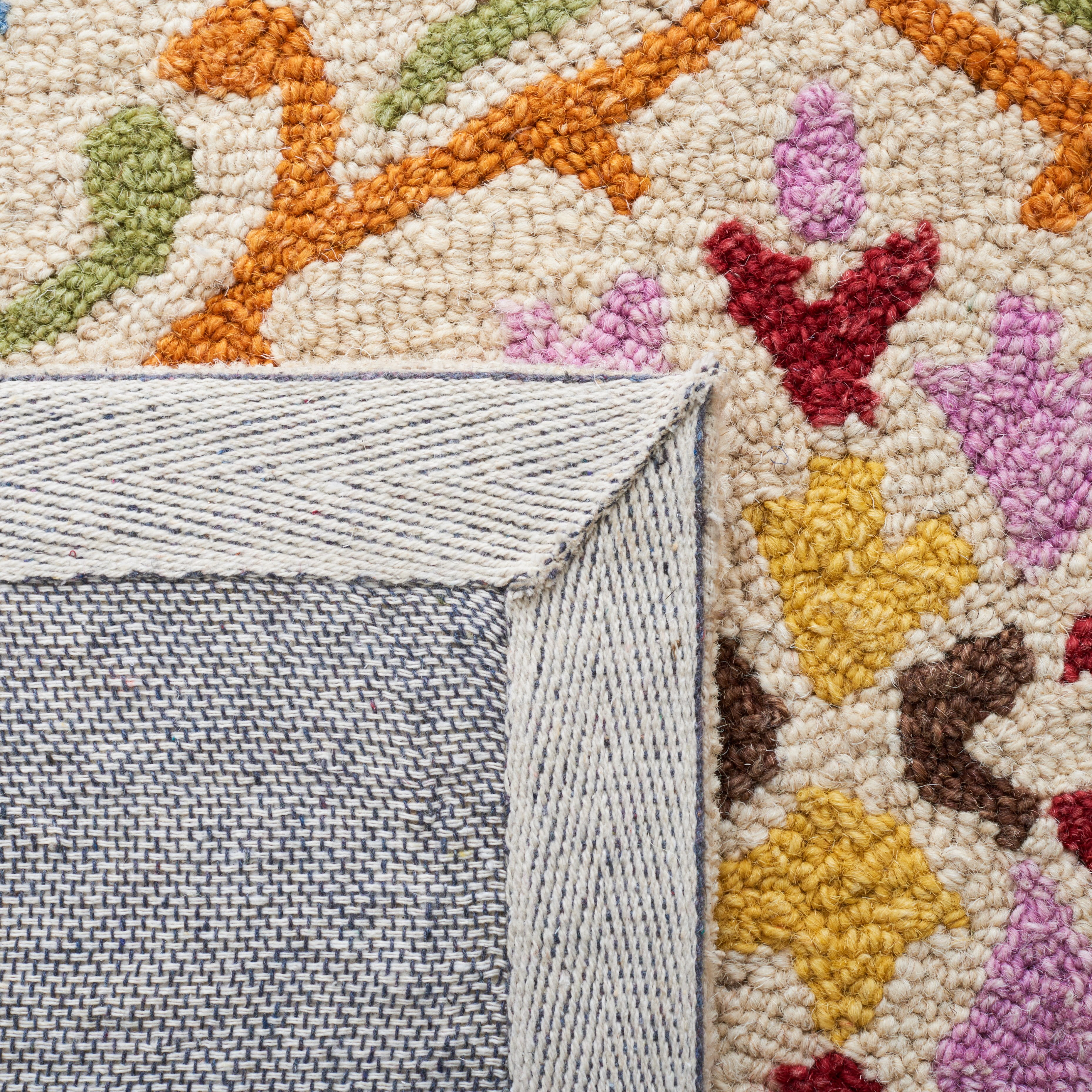 SAFAVIEH Micro-Loop Carlene Medallion Area Rug, Beige/Blue, 4' x 6'