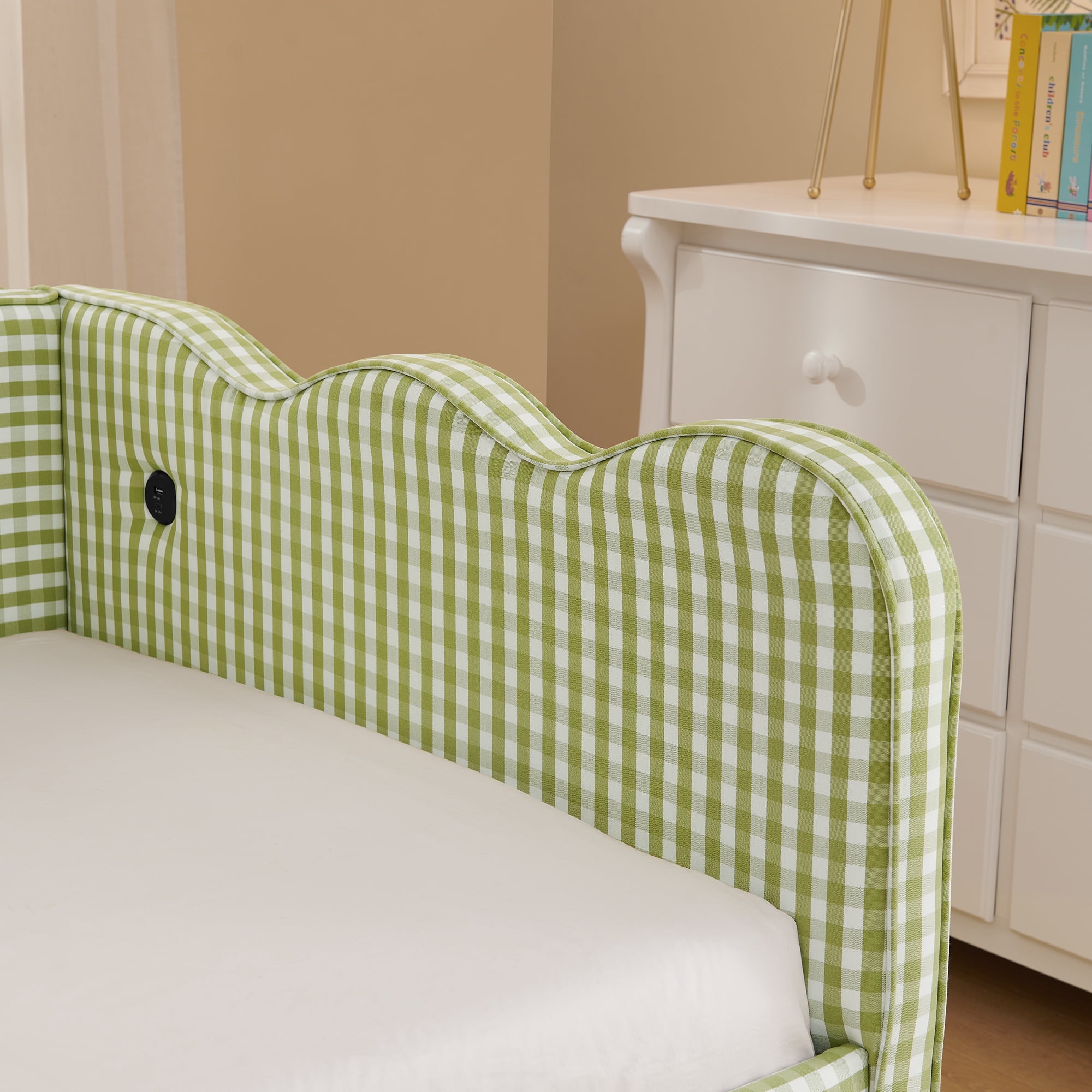 Twin Daybed with Trundle and USB Port, Upholstered Linen Sofa Bed Frame, Gingham Wave Design, No Box Spring Needed for Kids Bedroom, Green