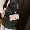 thumbnail image 2 of Bolso de mano cuadrado pequeño, sencillo y versátil, para mujer, moderno, para ir al trabajo, bolso de mensajero informal a juego para uso diario, novedad de 2025, 2 of 5