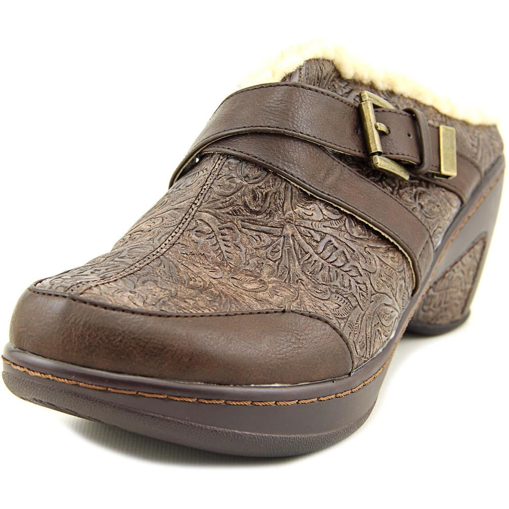 synthetic clogs