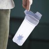 thumbnail image 1 of Botella mezcladora de proteínas de 700 ml con escala de medición, botella de agua portátil para fitness para mezclar proteínas en polvo, plástico ABS, 24 x 7 cm, varios colores, 1 of 7