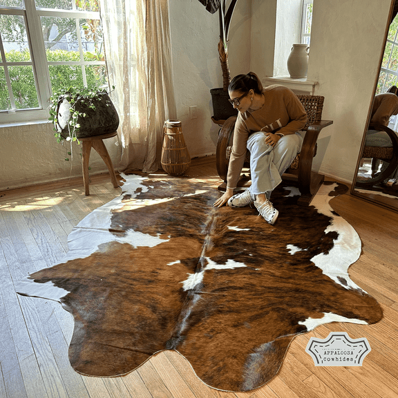Medium Tricolor Cowhide Rug, 5x7 ft, Genuine Leather, Natural Cowhide for Modern & Rustic Decor