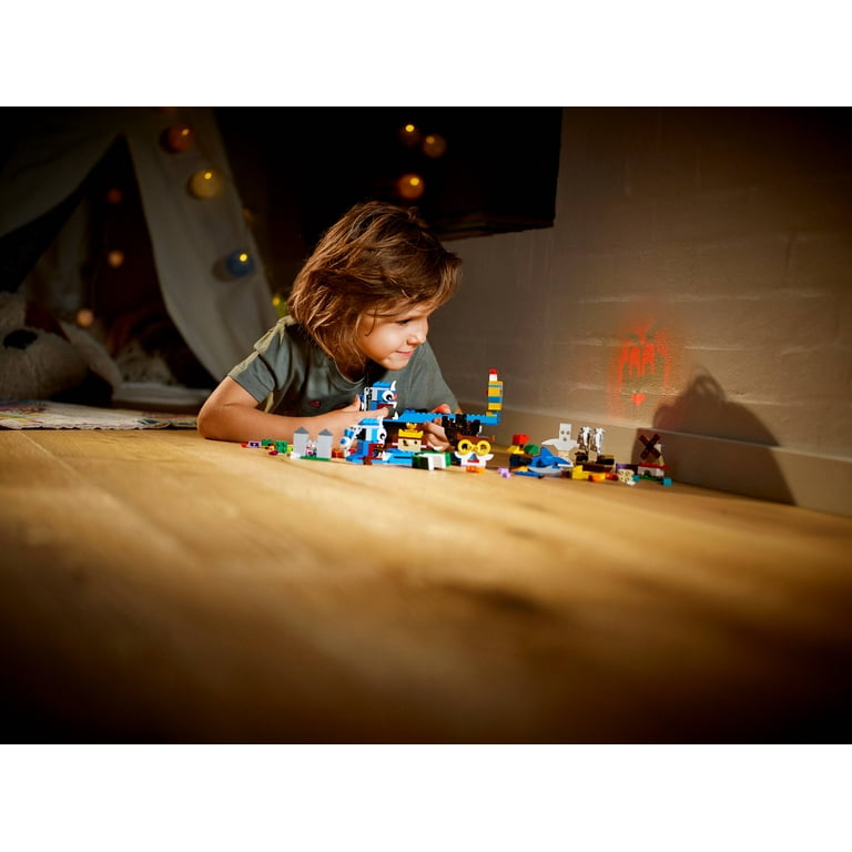 LEGO 11009 Classic Briques et lumières - Jouets de Construction Loisirs  Créatifs, Théâtre d’Ombres pour Enfants de 5 Ans et +