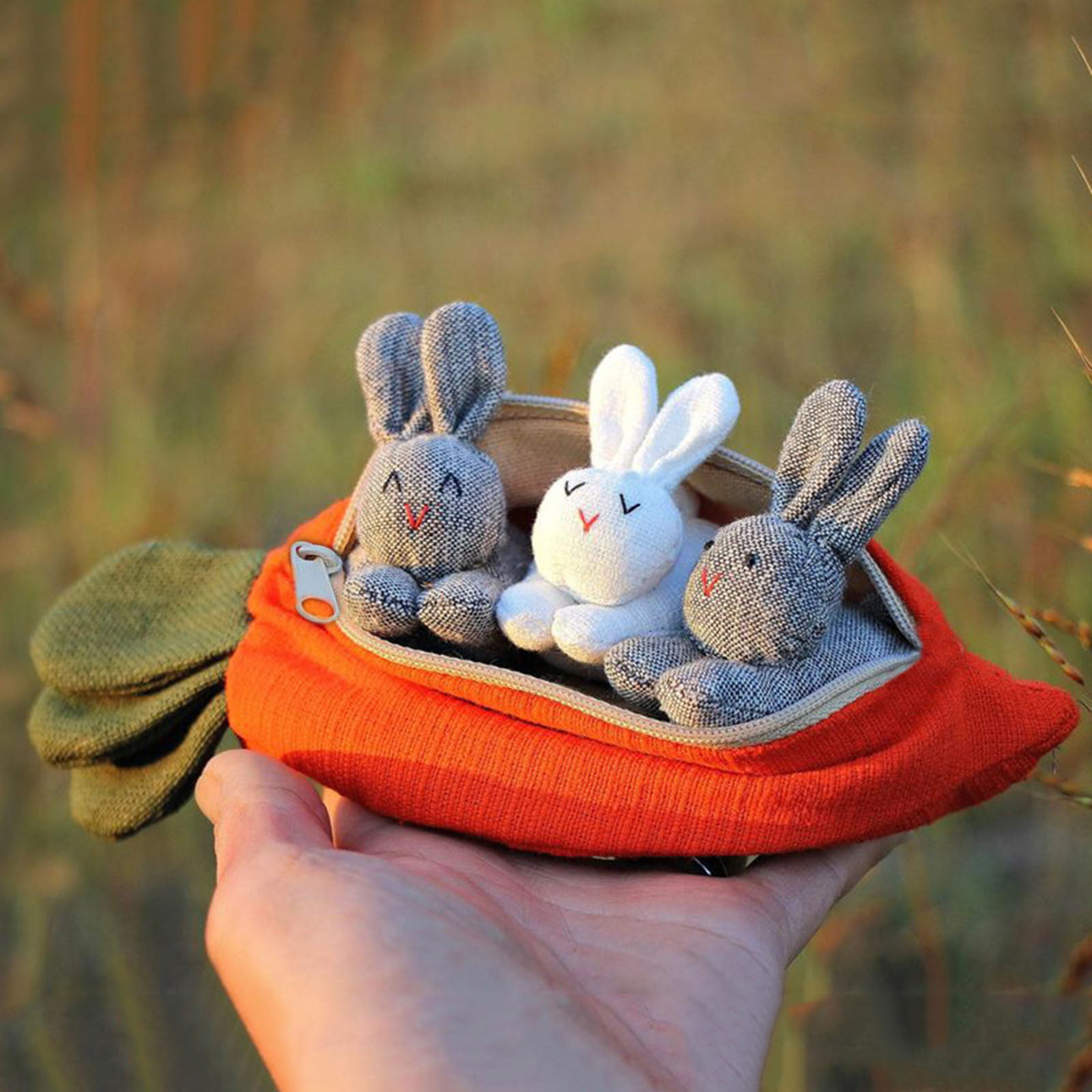 Manfiter Plush Bunny Toys in Carrot Pouch, Three Bunnies in A Carrot Purse, Unzip The Rabbit Doll Toy 3 Bunnies in Carrot Purse, Cute Easter Bunny