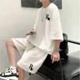 thumbnail image 5 of Conjunto de dos piezas deportivo de gran tamaño de estilo universitario japonés y coreano para hombre y niño, camiseta holgada informal de manga corta y pantalones cortos, 5 of 5