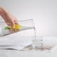 thumbnail image 3 of Jarra de agua junto a la cama con juego de vaso, jarra de agua transparente y juego de vasos de vidrio (botella de 29 onzas + taza de 7 onzas), taza para enjuague bucal, 3 of 5