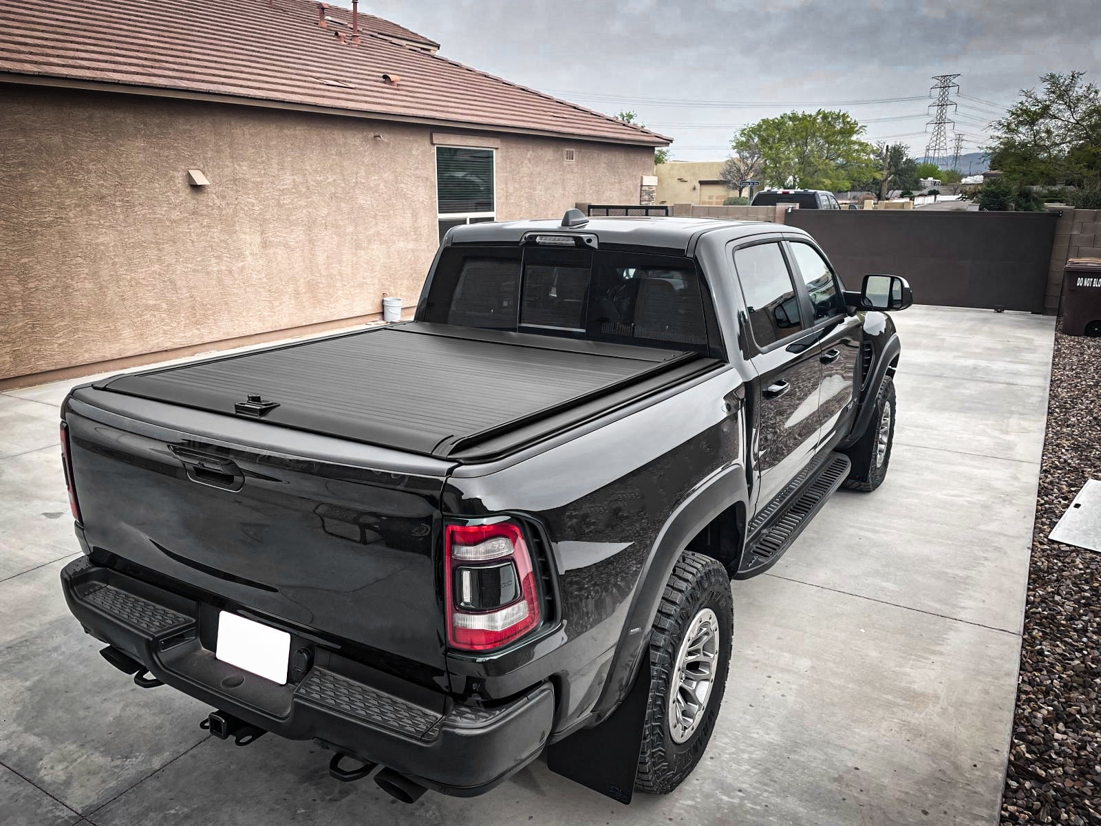 Retractable Truck Bed Tonneau Cover Compatible with 2009 2010 2011 2012 2013 2014 2015 2016 2017 2018 2019 2020 2021 2022 2023 2024 Ram 1500 (5‘6”/67”Bed) Aluminum Truck Bed Cover Password Lock