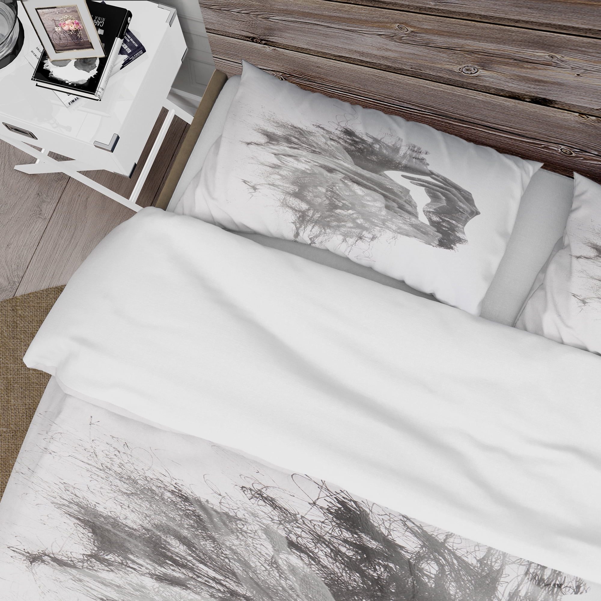 Designart 'Woman in scarf' Glamour Duvet Cover Set