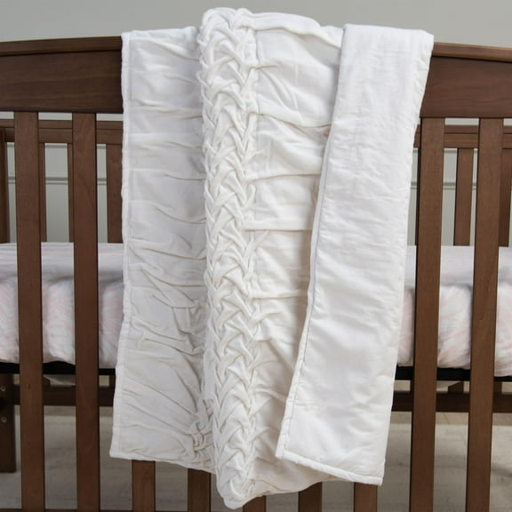 Rizzy Home Elle 38" X 50" White Smocked Accent Cotton/Polyester Toddler Quilt