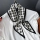 thumbnail image 4 of Bufanda con estampado de moda para mujer, pañuelo de seda satinada para el cuello, bandana ajustada con estampado Floral, novedad de 2022, 4 of 4