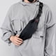 thumbnail image 5 of Mochila con bolsillos con cremallera, ideal para hacer ejercicio, viajar o correr. Bolsa para teléfono móvil compatible con todos los modelos., 5 of 7