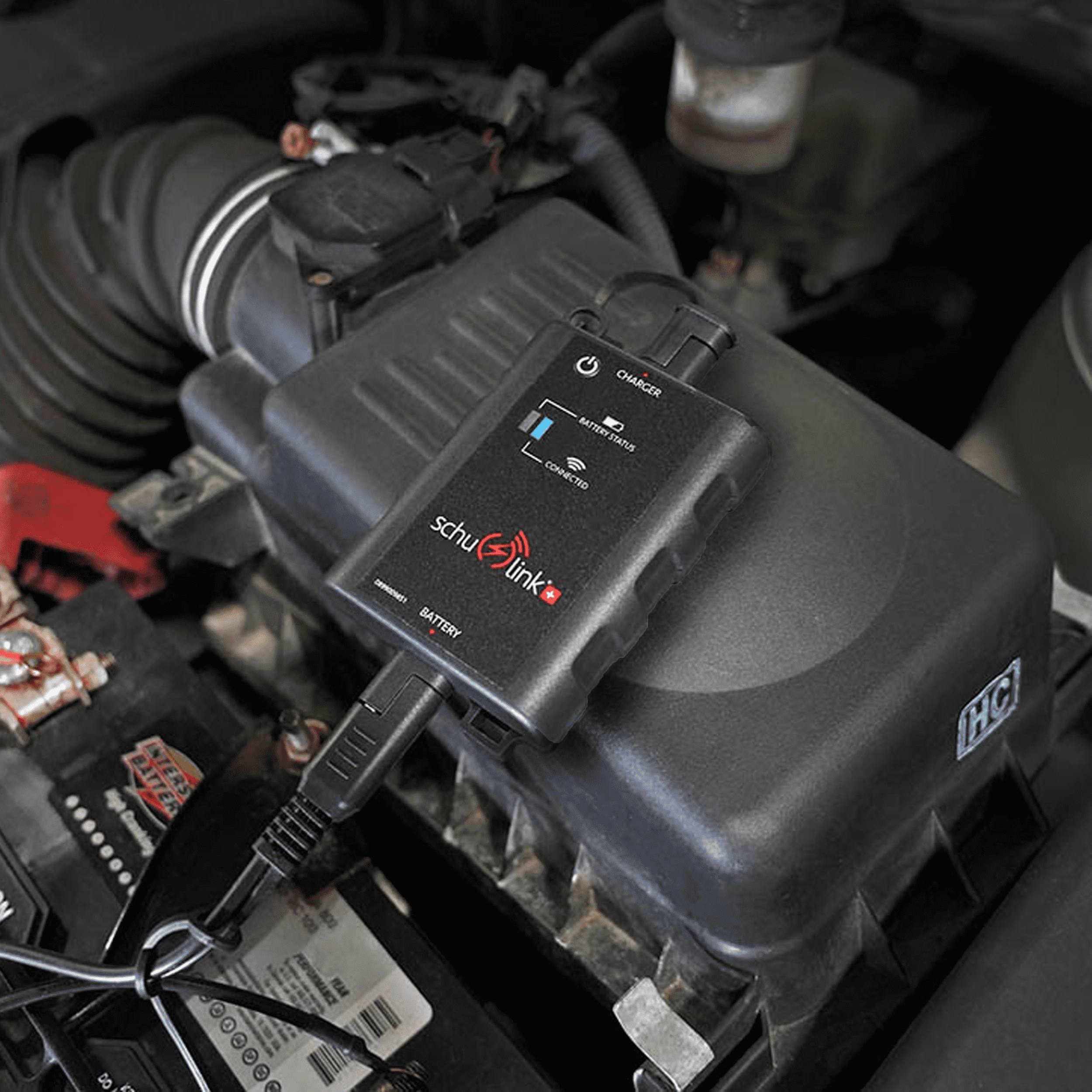 Schumacher Electric 1000 Continuous/2000 Peak Watt DC-to-AC Converter, 120V AC Outlets, USB, Modified Sine Wave, 12V Auto/Marine Batteries, SI1000