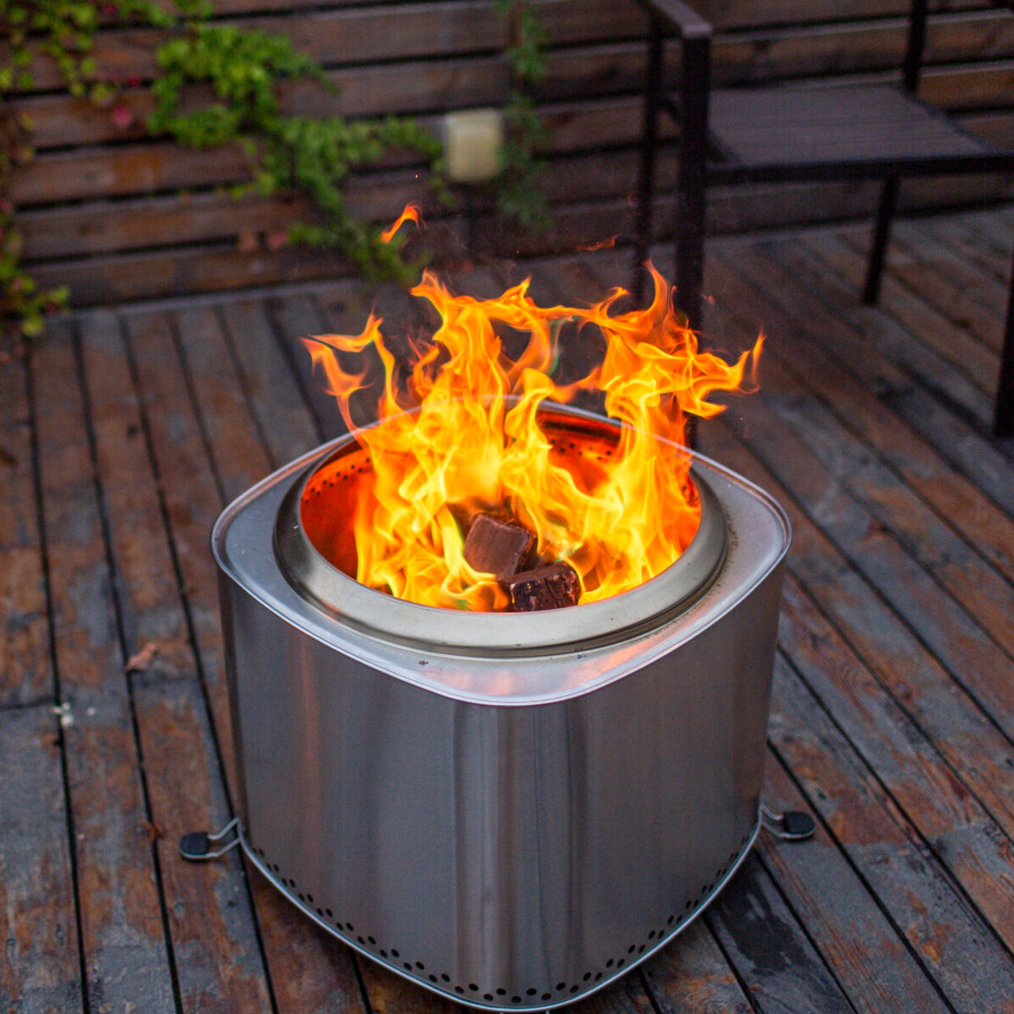 Flame Engine 19 Inch Square Smokeless Fire Pit w/ Carry Bag, Stainless Steel